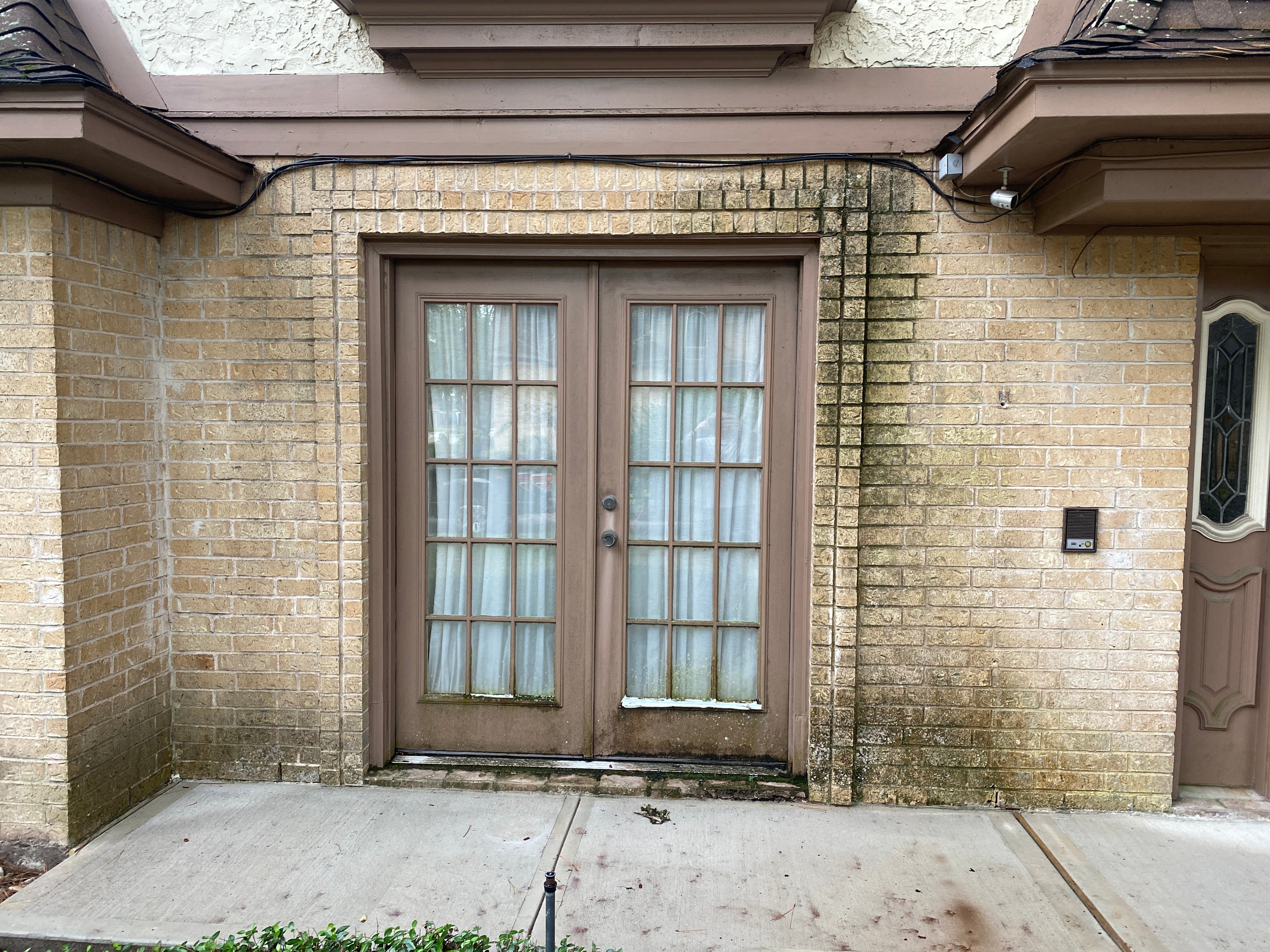 Brick Before Cleaning 